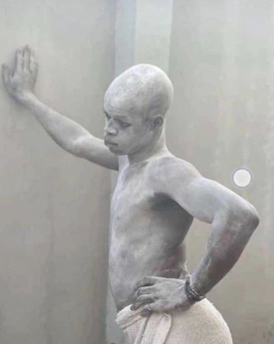 Watch 𝐋𝐚𝐧𝐫𝐞's leaked NSFW photo on TwXstars