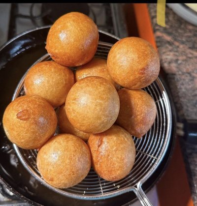 Watch 𝐋𝐚𝐧𝐫𝐞's leaked NSFW photo on TwXstars