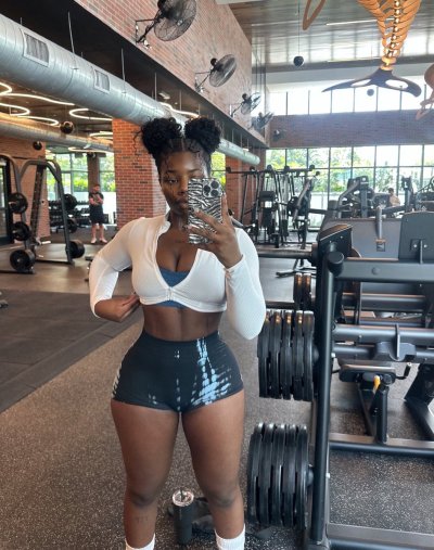 Watch m9ym9y's leaked NSFW photo on TwXstars