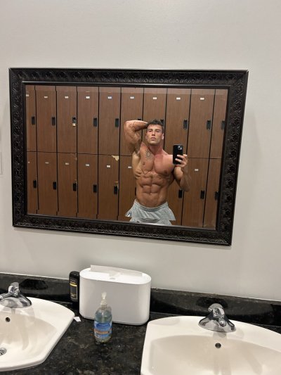 Watch John Bronco's leaked NSFW photo on TwXstars
