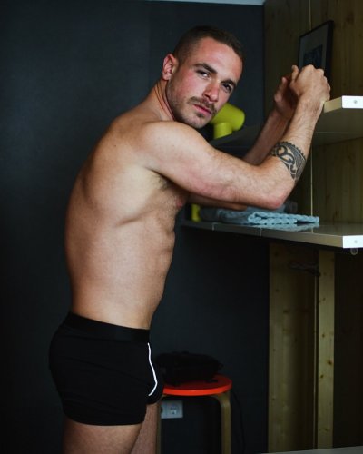 Watch Apolo Adrii's leaked NSFW photo on TwXstars