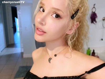 Watch Cherry Crush 🍒's leaked NSFW photo on TwXstars