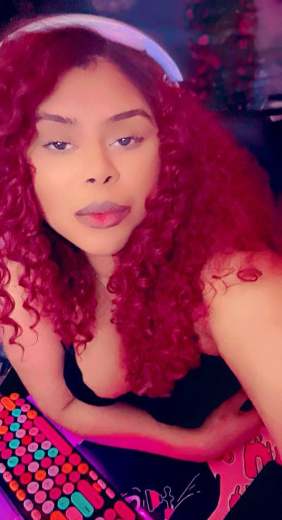 Watch ℳoni's leaked NSFW photo on TwXstars