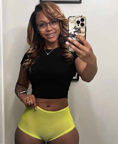 Watch Da Baddest's leaked NSFW photo on TwXstars