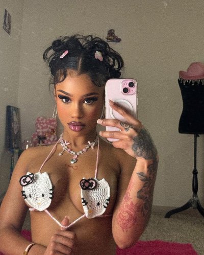 Watch Da Baddest's leaked NSFW photo on TwXstars