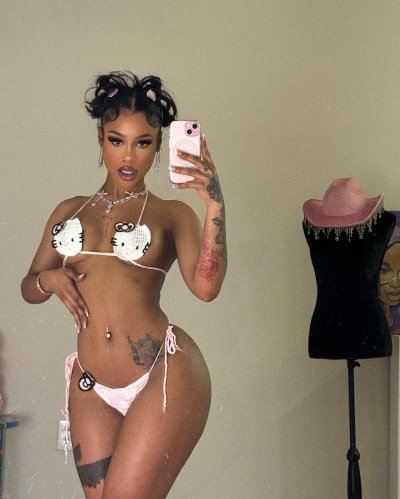 Watch Da Baddest's leaked NSFW photo on TwXstars