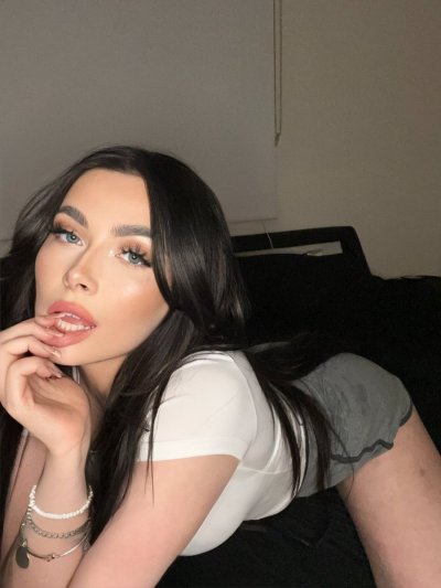 Watch Sarina 💋's leaked NSFW photo on TwXstars