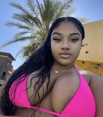 Watch Da Baddest's leaked NSFW photo on TwXstars