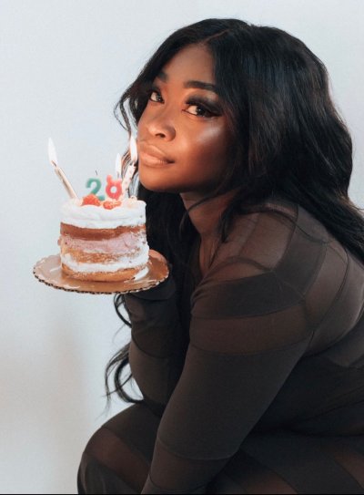 Watch One Less Lonely N*gga, MBA 👸🏽's leaked NSFW photo on TwXstars