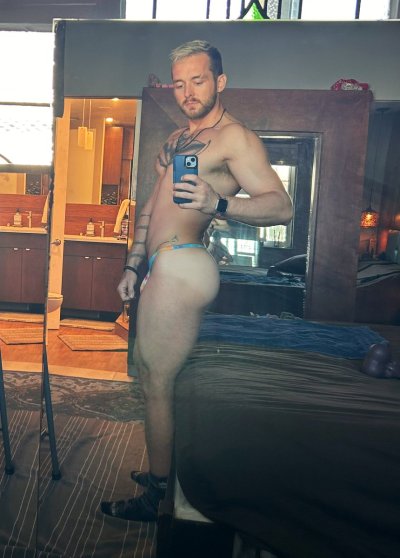 Watch Deco's leaked NSFW photo on TwXstars