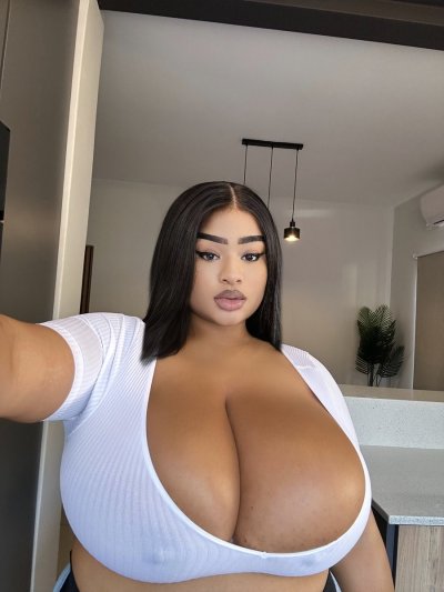 Watch kim's leaked NSFW photo on TwXstars