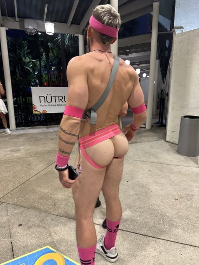 Watch Deco's leaked NSFW photo on TwXstars