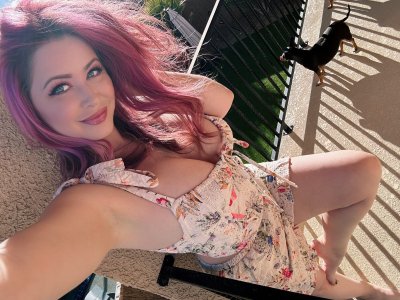 Watch Emi Addison's leaked NSFW photo on TwXstars
