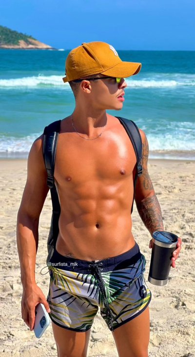 Watch 𝐒𝐔𝐑𝐅𝐈𝐒𝐓𝐀's leaked NSFW photo on TwXstars