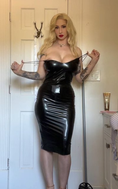 Watch Elizabeth Rabbit's leaked NSFW photo on TwXstars