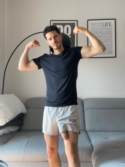 Watch Hunk Marc's leaked NSFW photo on TwXstars