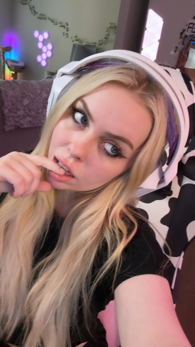 Watch Haley Spades 🌸 ONLYFANS's leaked NSFW photo on TwXstars