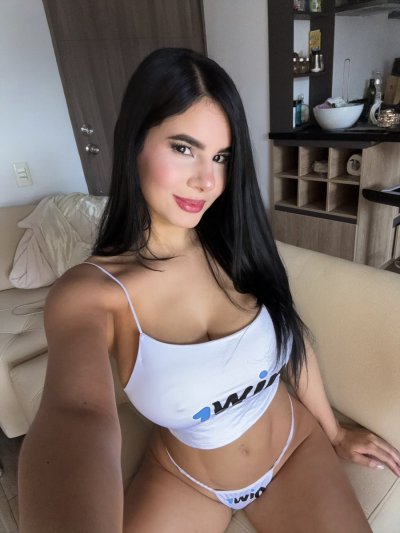 Watch Amanda Rabbit's leaked NSFW photo on TwXstars