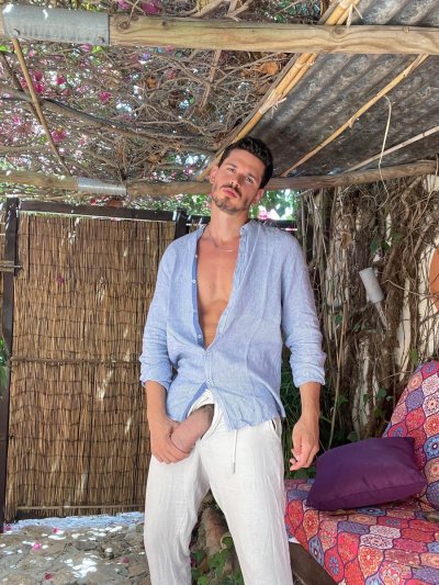 Watch Hunk Marc's leaked NSFW photo on TwXstars