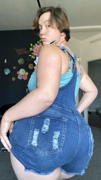 Watch Vixenshelby's leaked NSFW photo on TwXstars