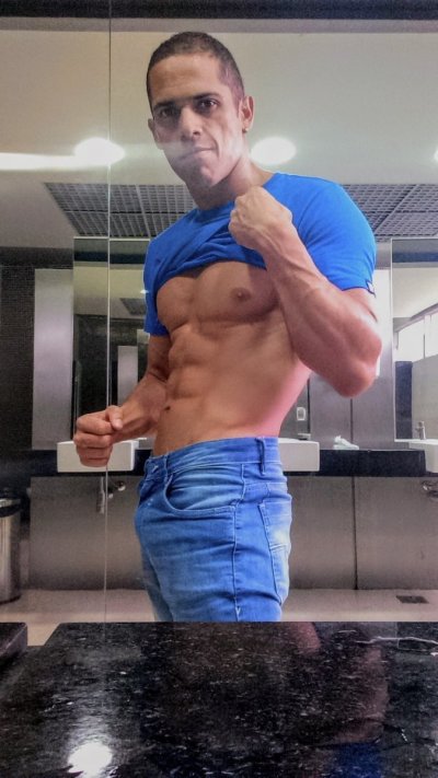 Watch Johnny Louis's leaked NSFW photo on TwXstars