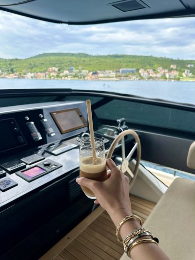 Watch Olivia May ✨'s leaked NSFW photo on TwXstars