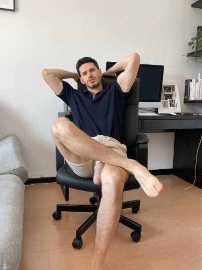 Watch Hunk Marc's leaked NSFW photo on TwXstars