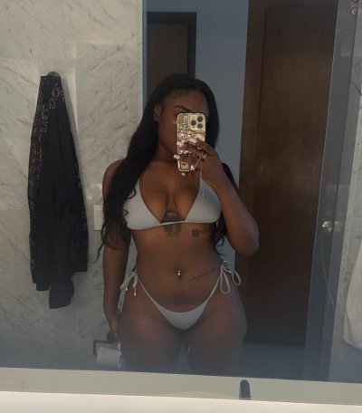Watch One Less Lonely N*gga, MBA 👸🏽's leaked NSFW photo on TwXstars