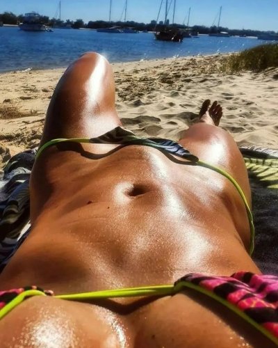 Watch BJ Brunton's leaked NSFW photo on TwXstars