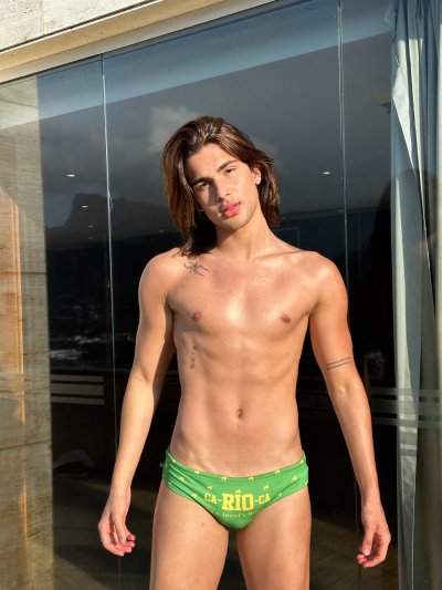 Watch João Henry's leaked NSFW photo on TwXstars