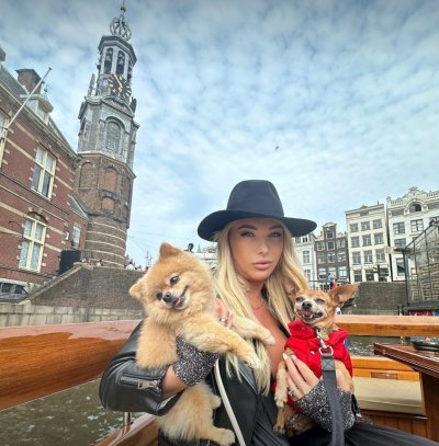 Watch Aubrey Kate's leaked NSFW photo on TwXstars