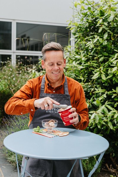 Watch Waitrose & Partners's leaked NSFW photo on TwXstars