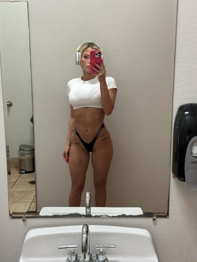 Watch 𝔩 𝔢 𝔵 𝔦 𓆩♡𓆪's leaked NSFW photo on TwXstars