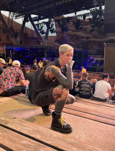 Watch Cam Damage (Trans Reznor)'s leaked NSFW photo on TwXstars