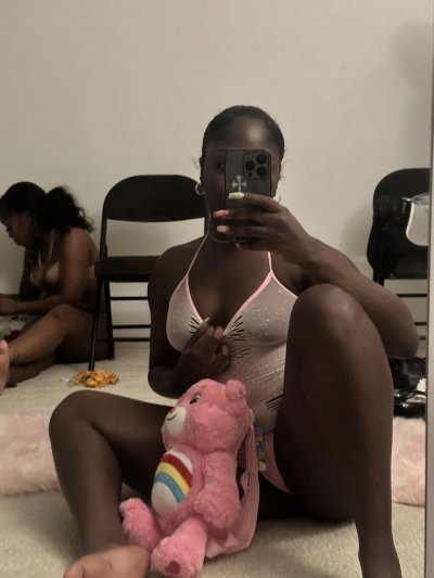 Watch 𝕹𝖞𝖑𝖆 𝕮𝖍𝖊𝖗𝖗𝖞 🍒's leaked NSFW photo on TwXstars