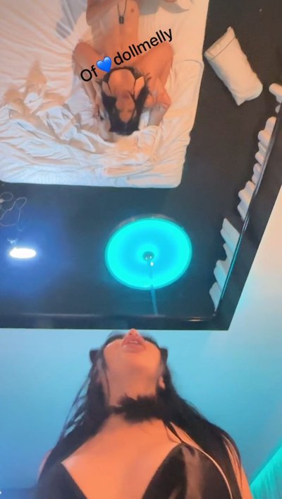 Watch dollmelly's leaked NSFW photo on TwXstars