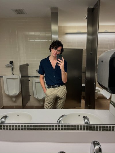 Watch Mark Something's leaked NSFW photo on TwXstars