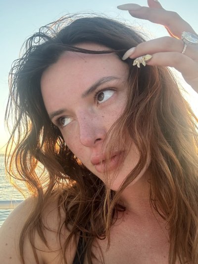 Watch BITCHIMBELLATHORNE's leaked NSFW photo on TwXstars