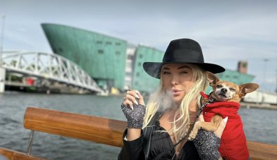 Watch Aubrey Kate's leaked NSFW photo on TwXstars