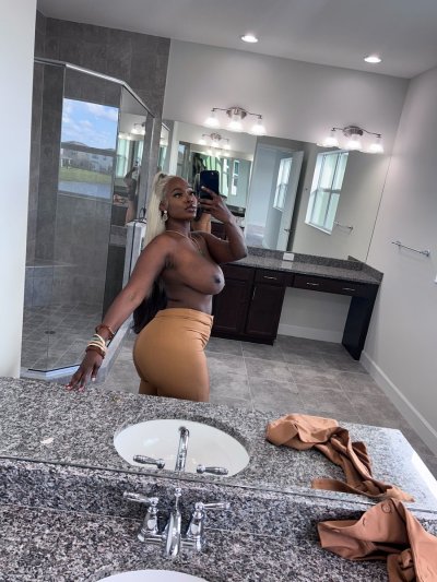 Watch TheTeresaLavae's leaked NSFW photo on TwXstars
