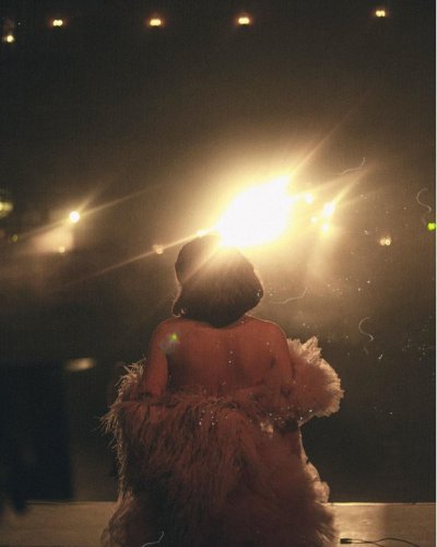 Watch BITCHIMBELLATHORNE's leaked NSFW photo on TwXstars