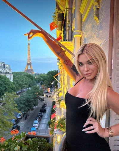 Watch Aubrey Kate's leaked NSFW photo on TwXstars