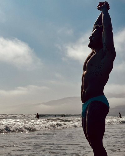 Watch Iggle Pringle's leaked NSFW photo on TwXstars