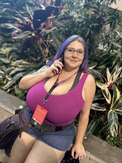 Watch Demora Avarice's leaked NSFW photo on TwXstars