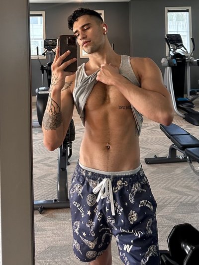 Watch Pisces's leaked NSFW photo on TwXstars