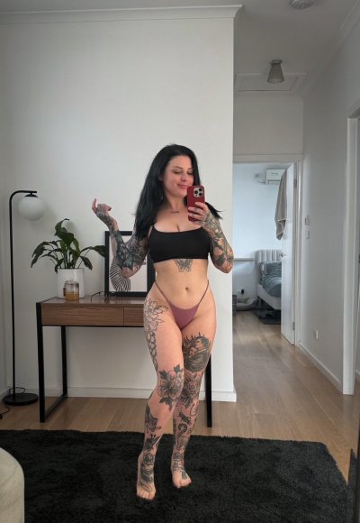 Watch DEMI NOVAK's leaked NSFW photo on TwXstars