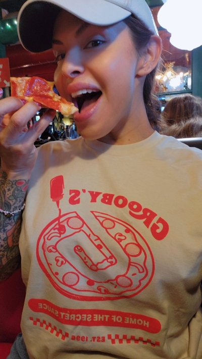 Watch TS Foxxy's leaked NSFW photo on TwXstars