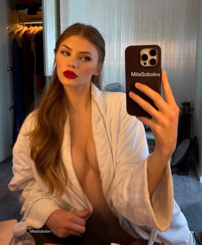 Watch Mila Sobolov 💓's leaked NSFW photo on TwXstars