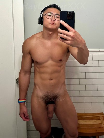Watch Ray Dexter ($4 OF)'s leaked NSFW photo on TwXstars