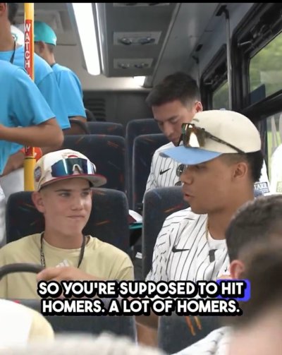 Watch Kev's leaked NSFW photo on TwXstars